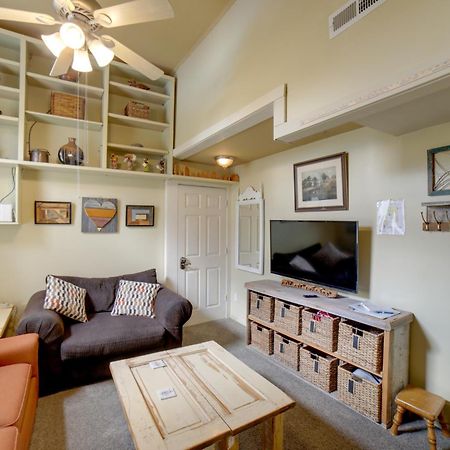 Walk To Water St And River Quaint Saugatuck Apt Luaran gambar